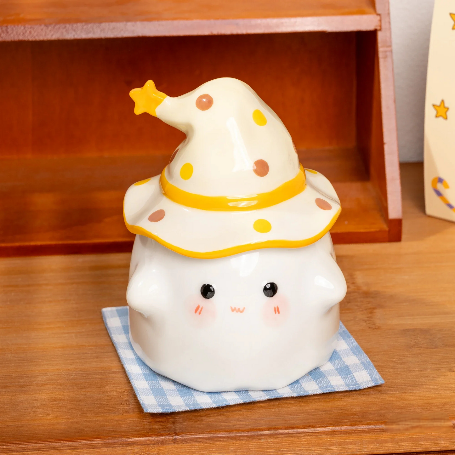 Funny Ghost Ceramic Mug – Spooky Coffee Cup with Lid for Halloween & Tea Time