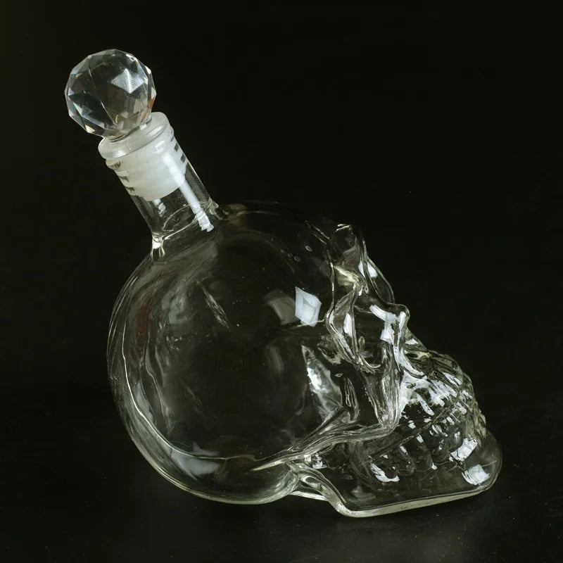 Crystal Skull Head Decanter – Gothic-Inspired Wine & Whiskey Glass Bottle for Spirits Display, Bar Décor, or Unique Gift Statement