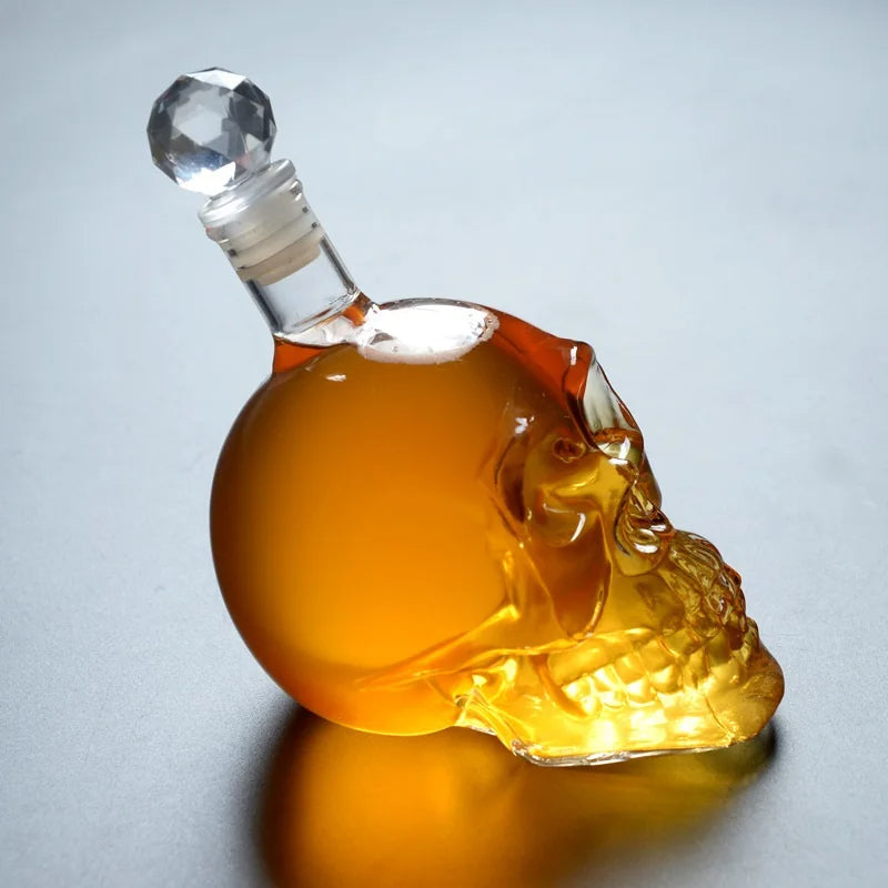 Crystal Skull Head Decanter – Gothic-Inspired Wine & Whiskey Glass Bottle for Spirits Display, Bar Décor, or Unique Gift Statement
