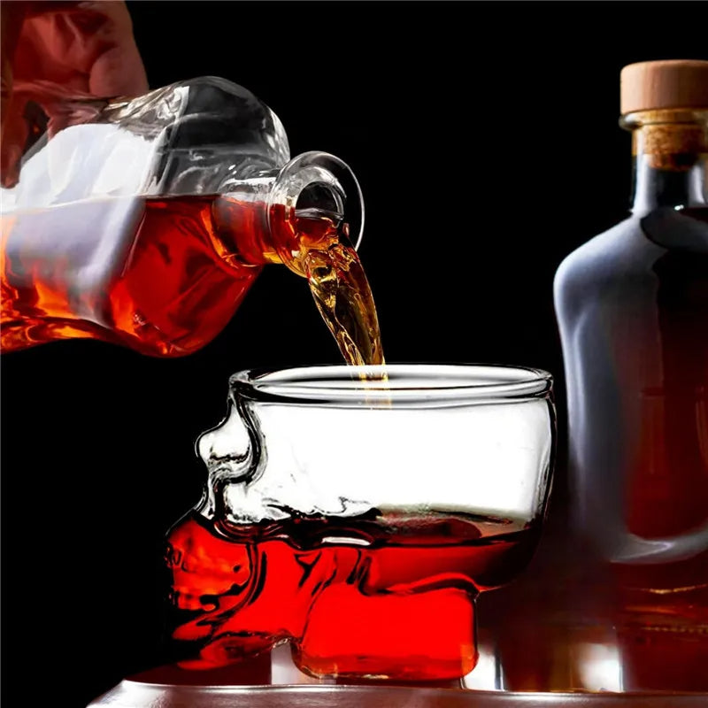 Crystal Skull Head Decanter – Gothic-Inspired Wine & Whiskey Glass Bottle for Spirits Display, Bar Décor, or Unique Gift Statement