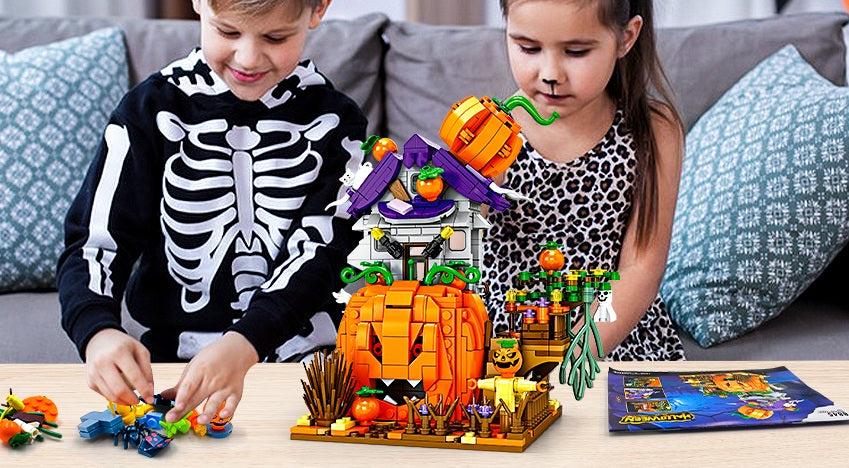 Halloween Decorative Cabin Building Block Model – ABS Creative Home Decor Toy, Spooky Block Set Gift for Kids and Families
