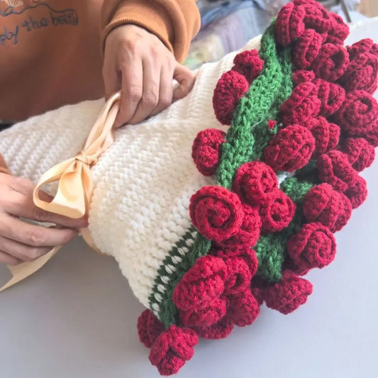 Romantic Crochet Rose Blanket Bouquet – Unique 60cm Handmade Floral Gift for Girlfriend, Anniversary, or Valentine’s Day Surprise