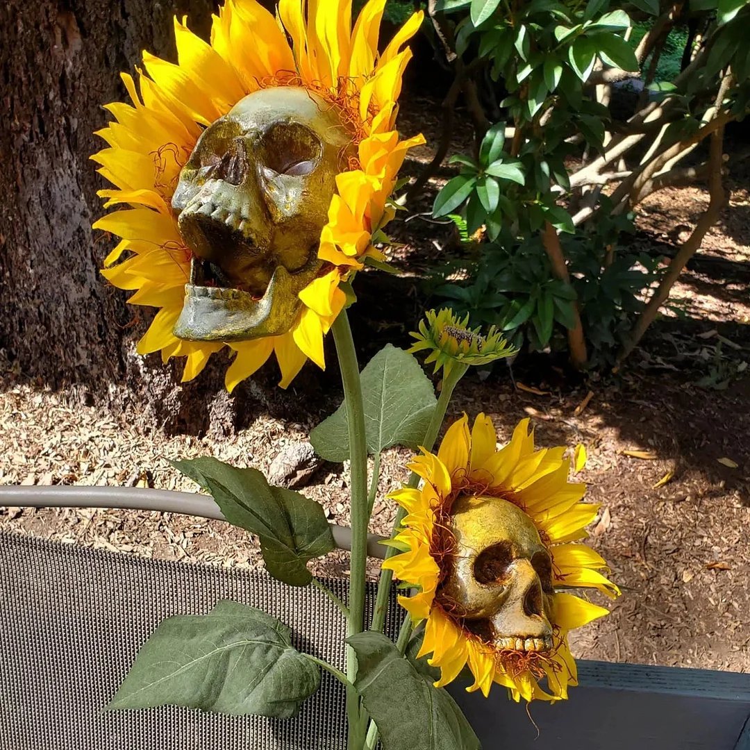 Halloween Decor Skull Sunflower - Outdoor Sunflower Decorative Stake - Gear Elevation
